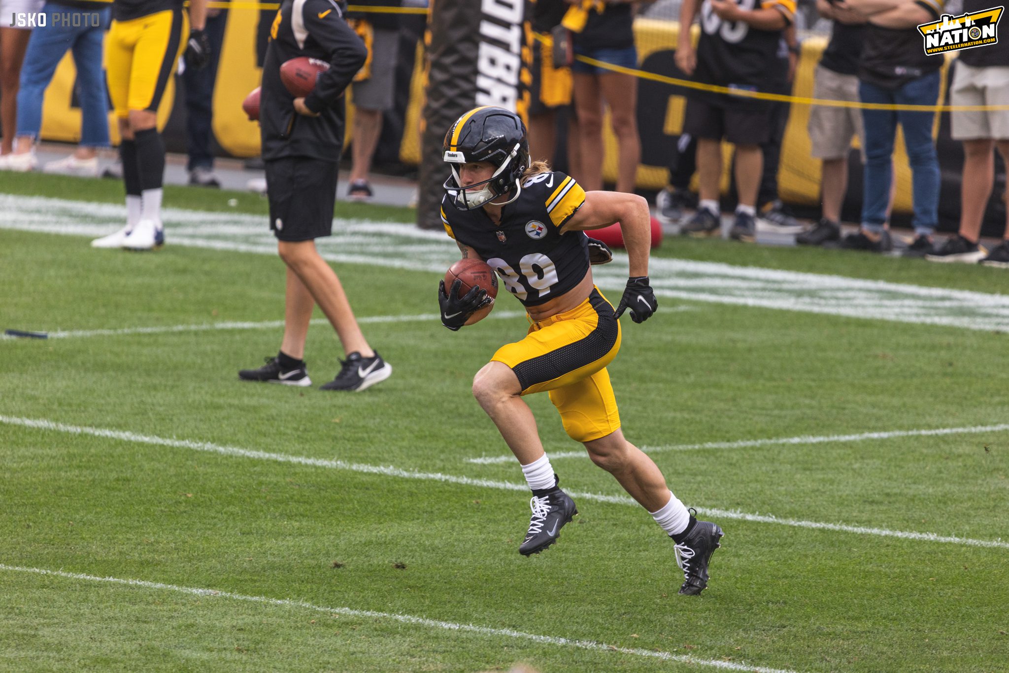 Pittsburgh Steelers wide receiver Gunner Olszewski (89) lines up during the  first half of an NFL football game against the Atlanta Falcons, Sunday,  Dec. 4, 2022, in Atlanta. The Pittsburgh Steelers won