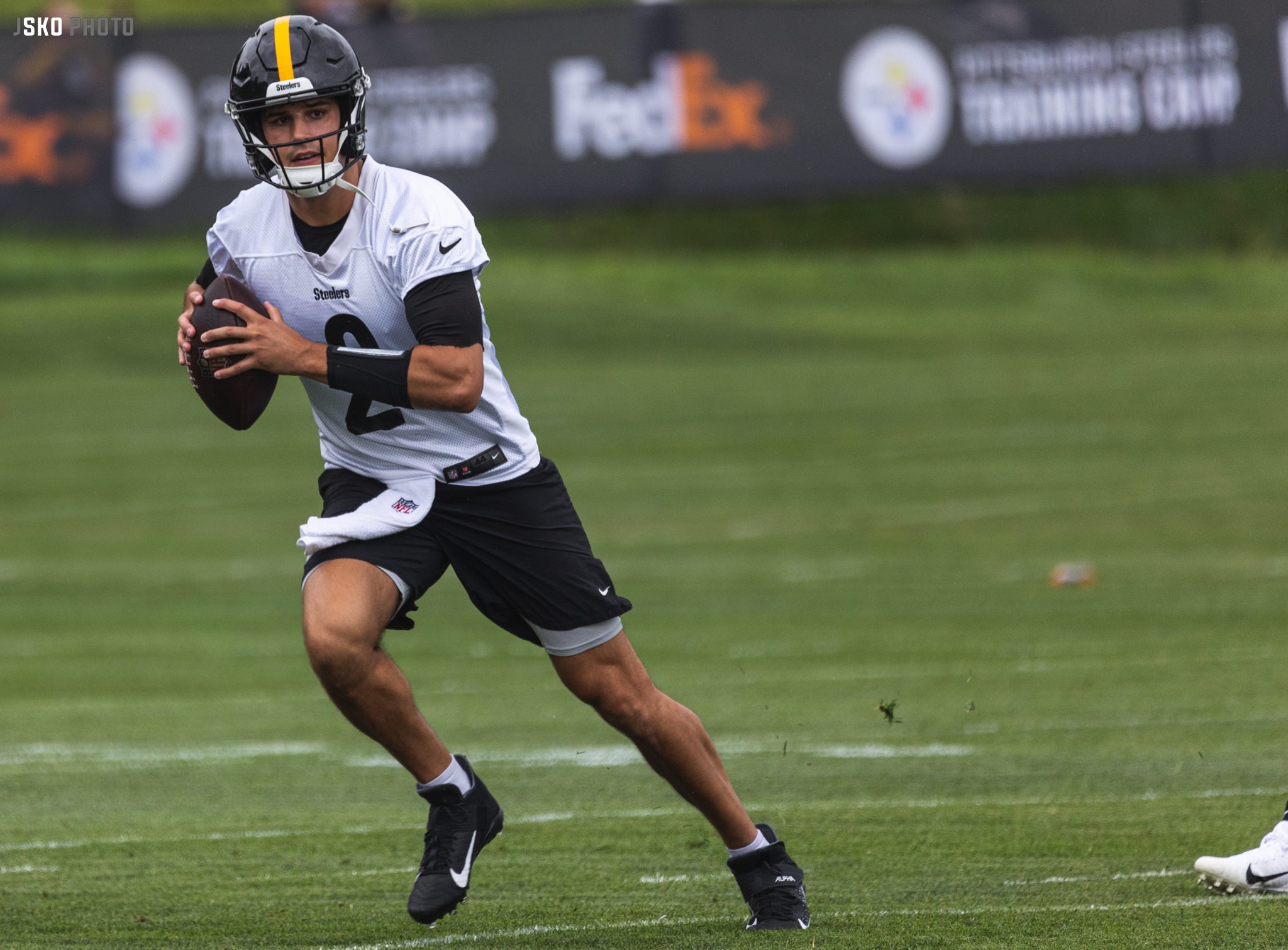 Rich Eisen Absolutely Believes The Cowboys Need To Overpay For Steelers  QB3 Mason Rudolph