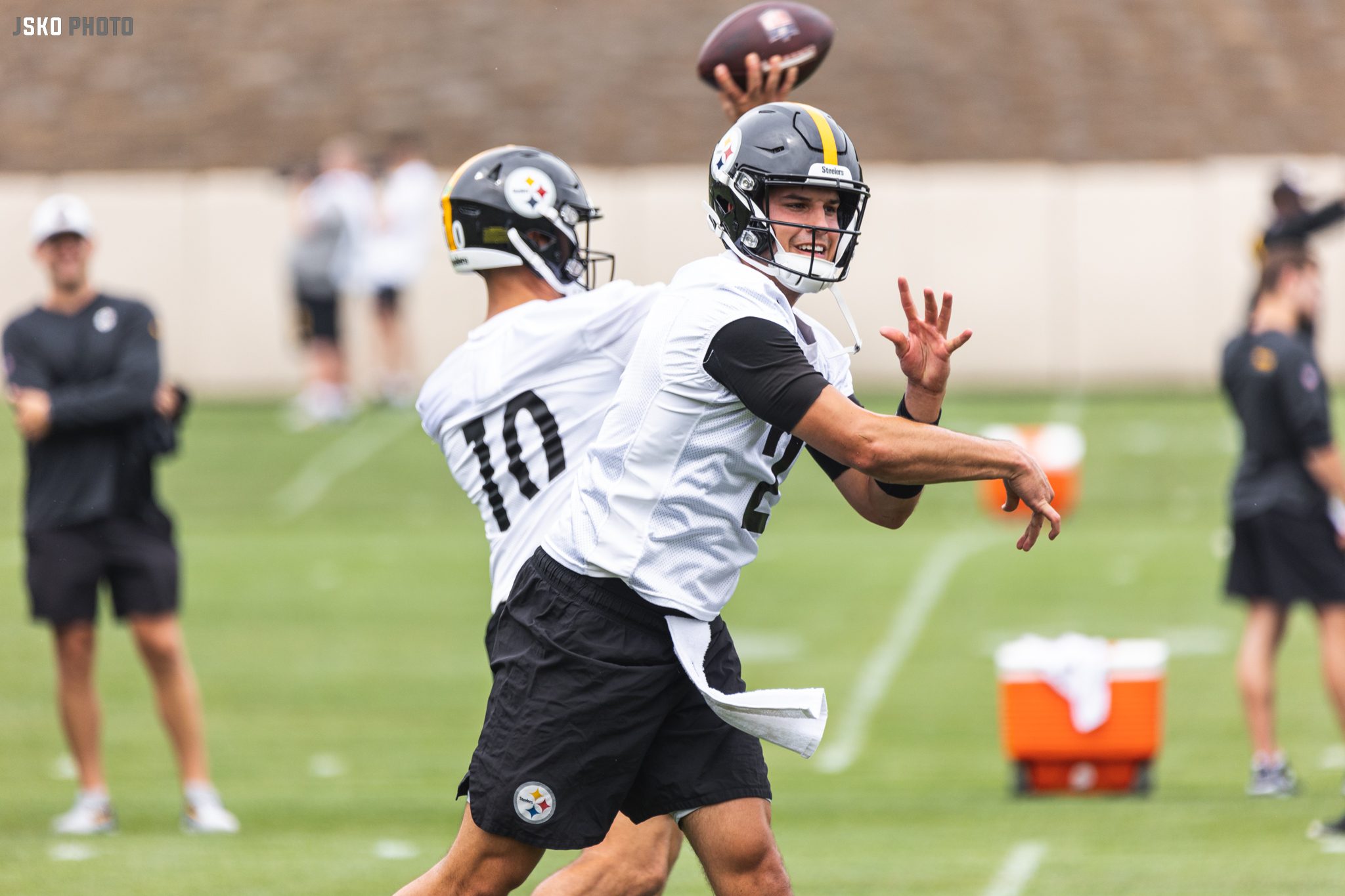 Steelers Want To Retain Mitch Trubisky, Open To New Mason Rudolph Deal