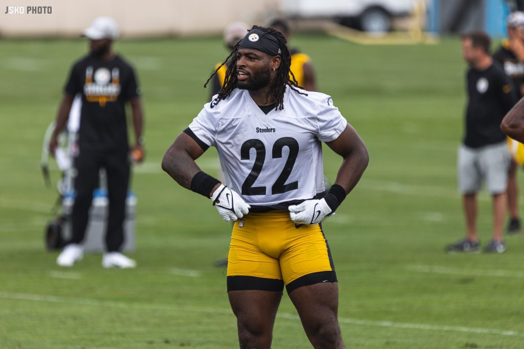 Steelers News: RB Jaylen Warren Claps Back at Najee Harris Critics