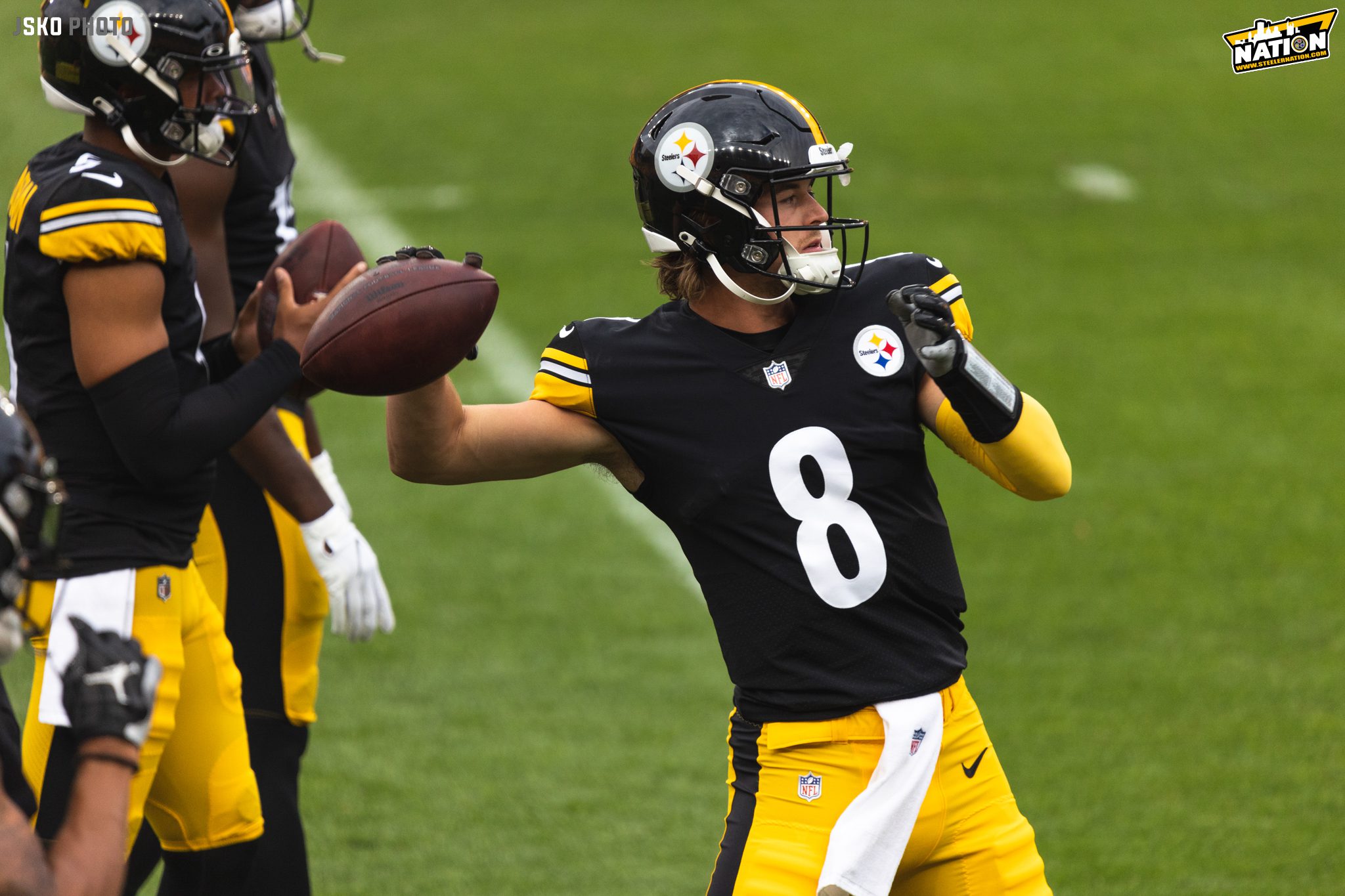 Pickett shines vs starters, Steelers top Jags in preseason