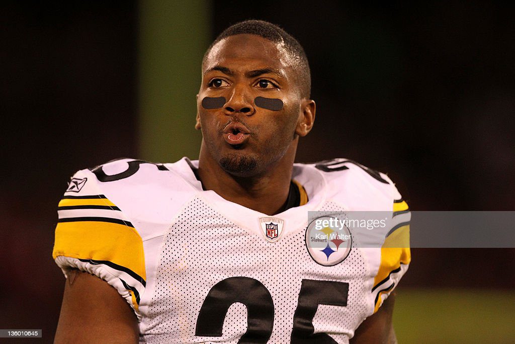 Pittsburgh Steelers Ryan Clark celebrates the Steelers 24-19 win