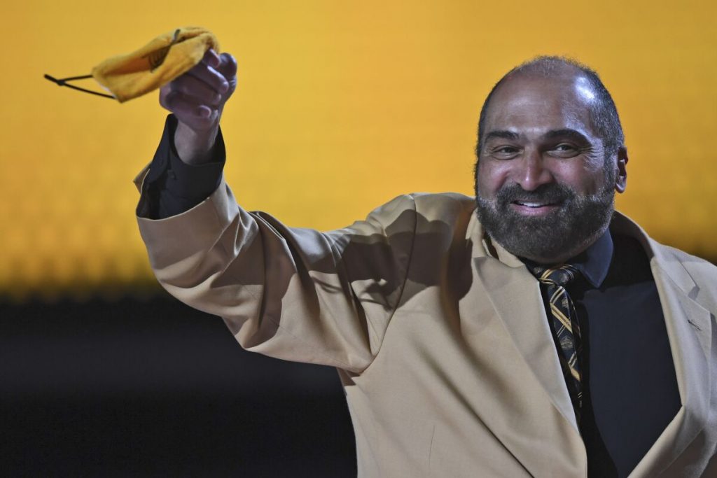 Steelers Franco Harris Gave A Heartfelt Welcome To Jerome Bettis When He  Arrived In 1996 Now You Gotta Love Me