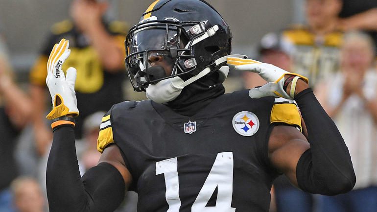 PITTSBURGH, PA - NOVEMBER 20: Pittsburgh Steelers wide receiver George  Pickens (14) is announced during the national football league game between  the Cincinnati Bengals and the Pittsburgh Steelers on November 20, 2022