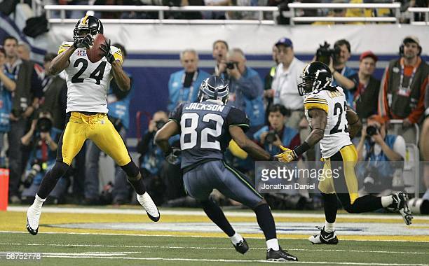 Jerome Bettis of the Pittsburgh Steelers carries the ball as he is