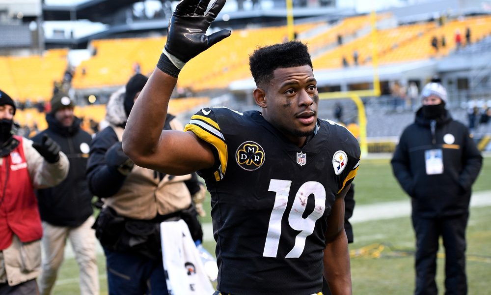 Former Steelers' JuJu Smith-Schuster Absolutely Blasted By AJ Brown As  1-Year TikTok Boy