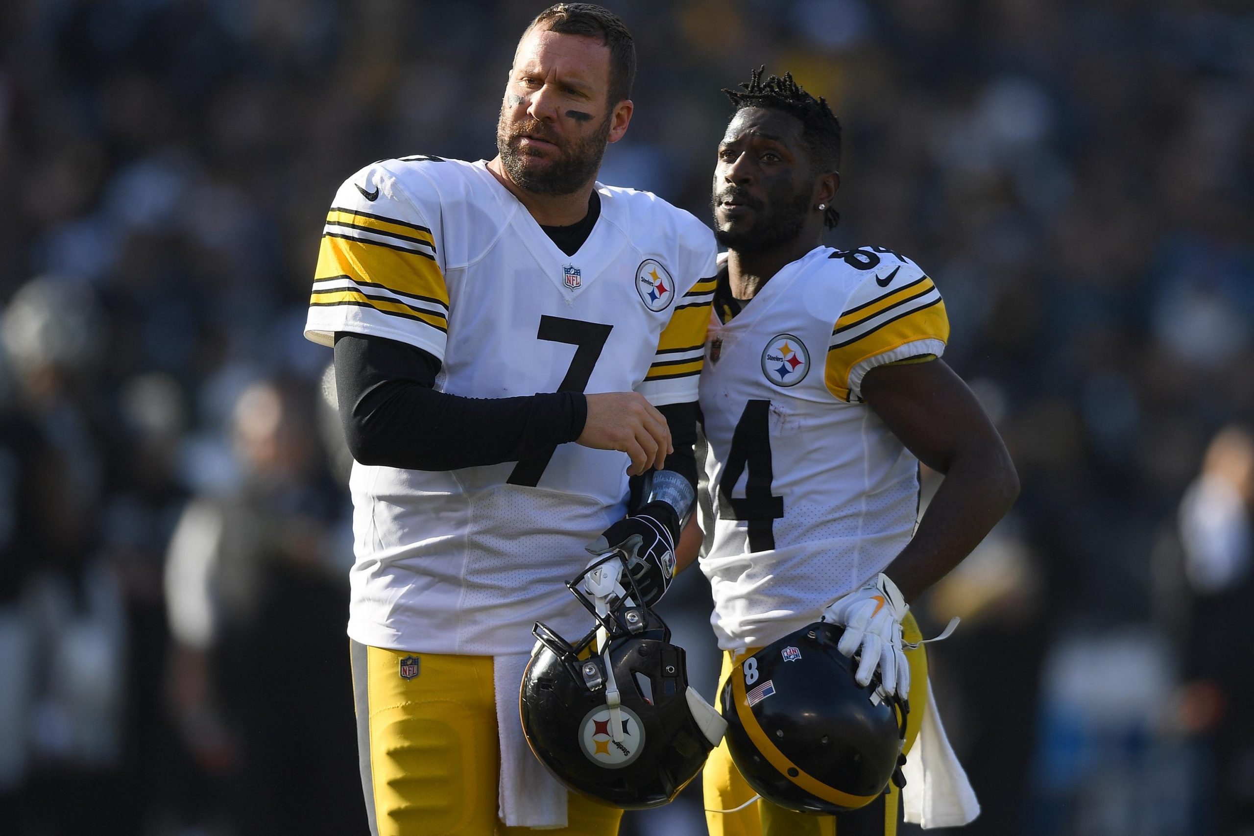 Steelers QB praises 'great teammate' Antonio Brown, who is