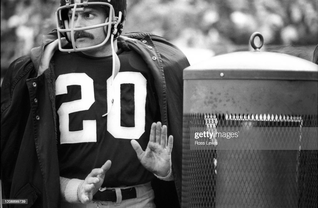 Why Former Steelers RB Rocky Bleier Wishes He Knew About 100-Yard Rushing  Streak - PressBox