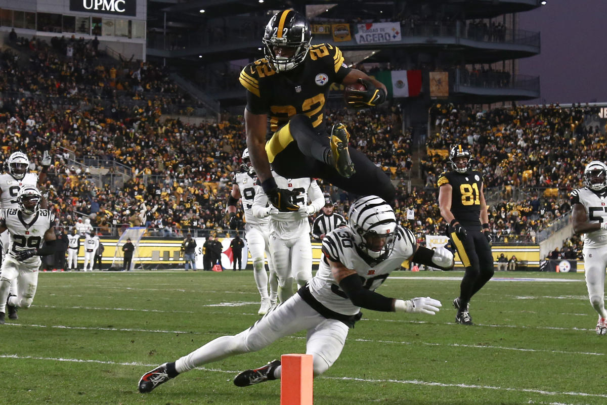 Steelers' Mike Tomlin, Najee Harris and hurdling NFL players