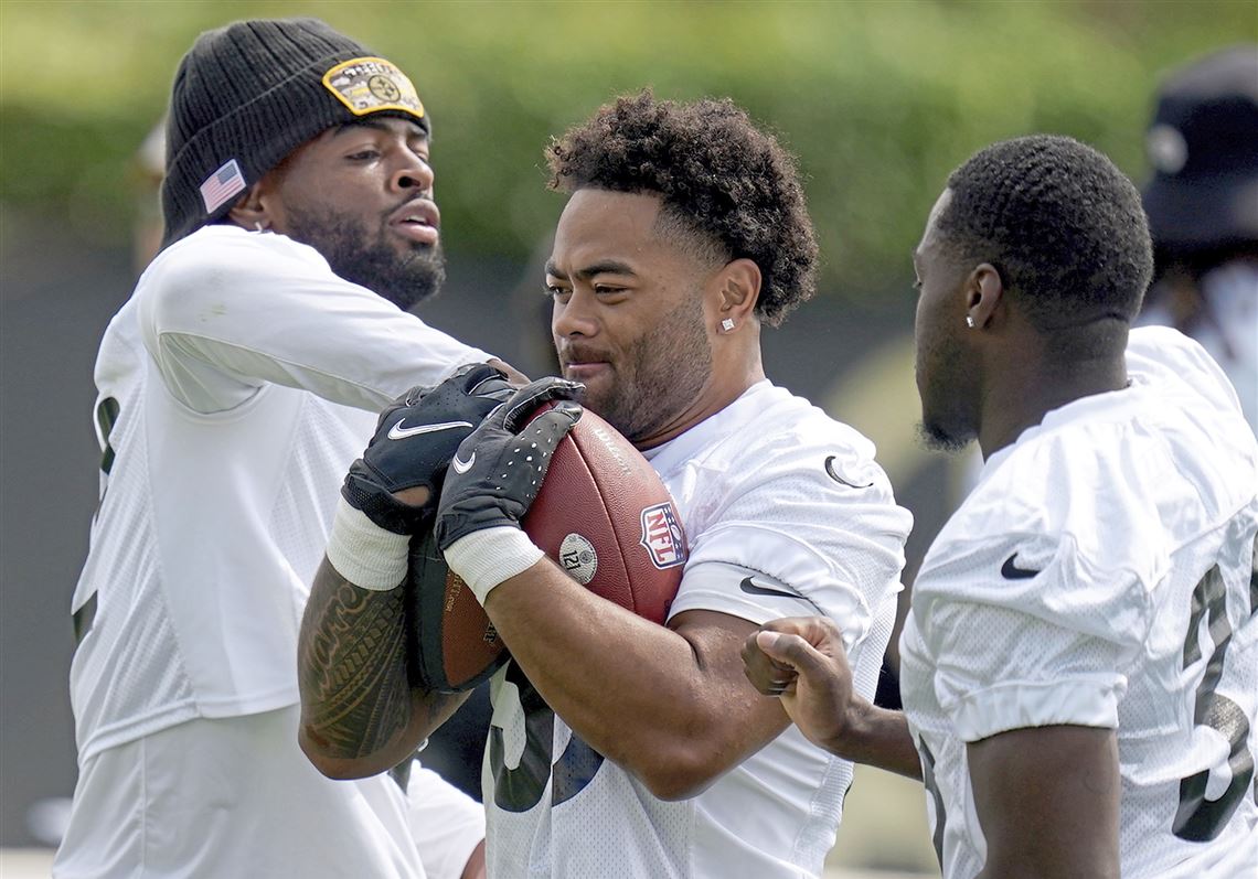 WATCH: Why did Steelers' Najee Harris lose captain status to Kenny Pickett?