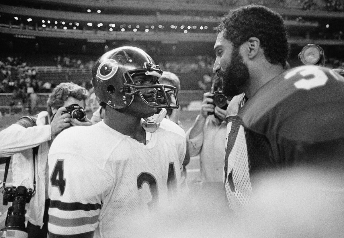 Franco Harris of the Steelers dances past Seattle Seahawks