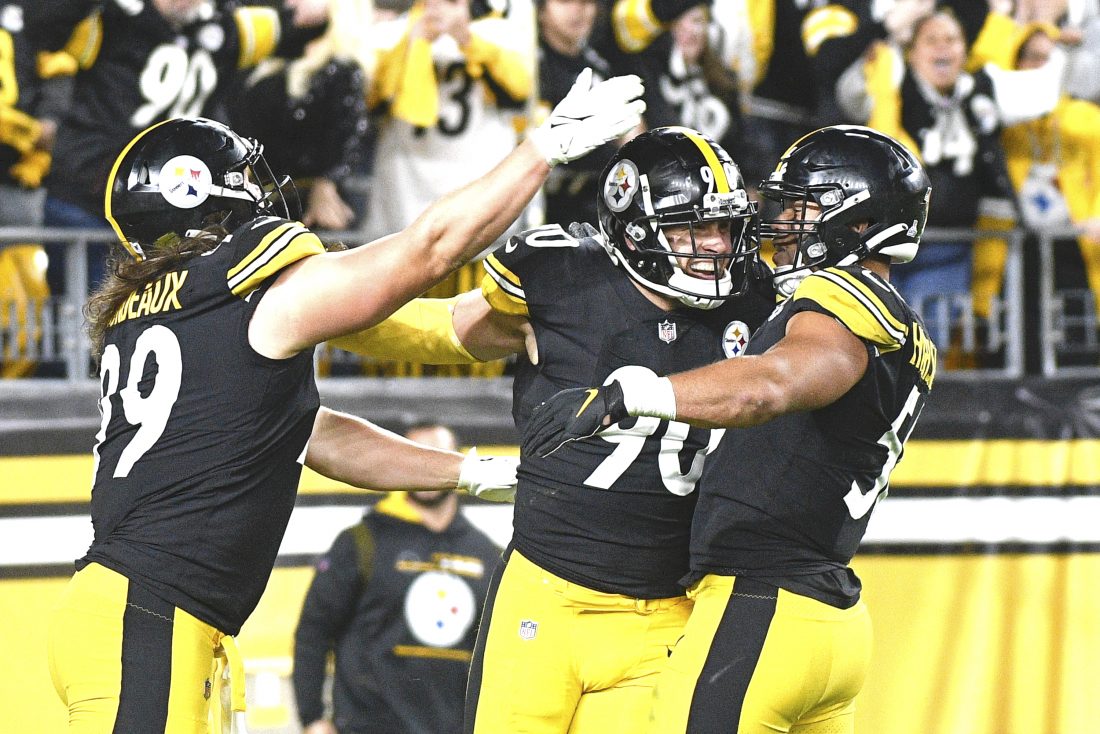 Pittsburgh Steelers: Local Mom 'Whoops' T.J. Watt and Alex Highsmith in  Pickleball - Sports Illustrated Pittsburgh Steelers News, Analysis and More