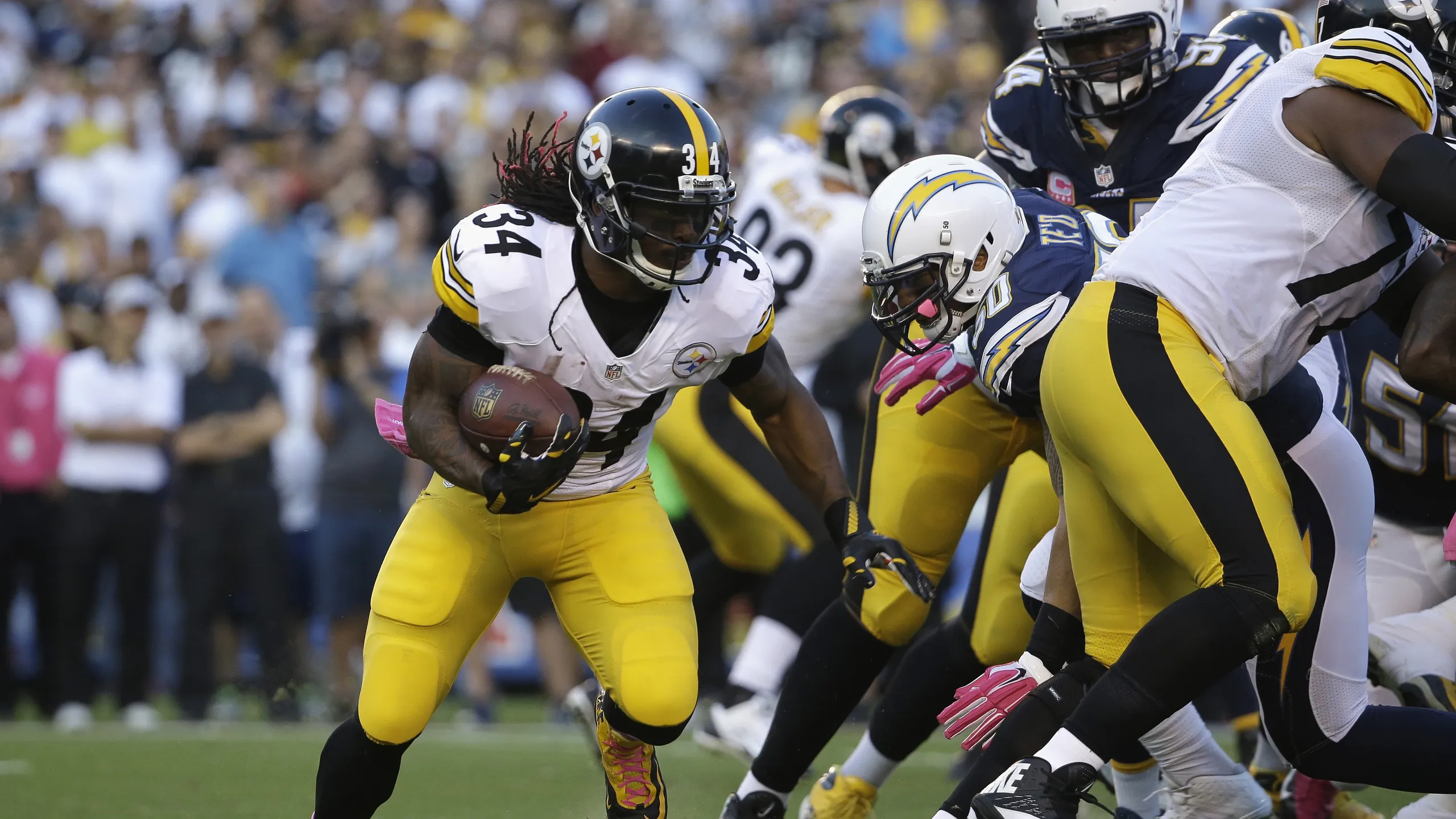 Steelers' DeAngelo Williams only old off field