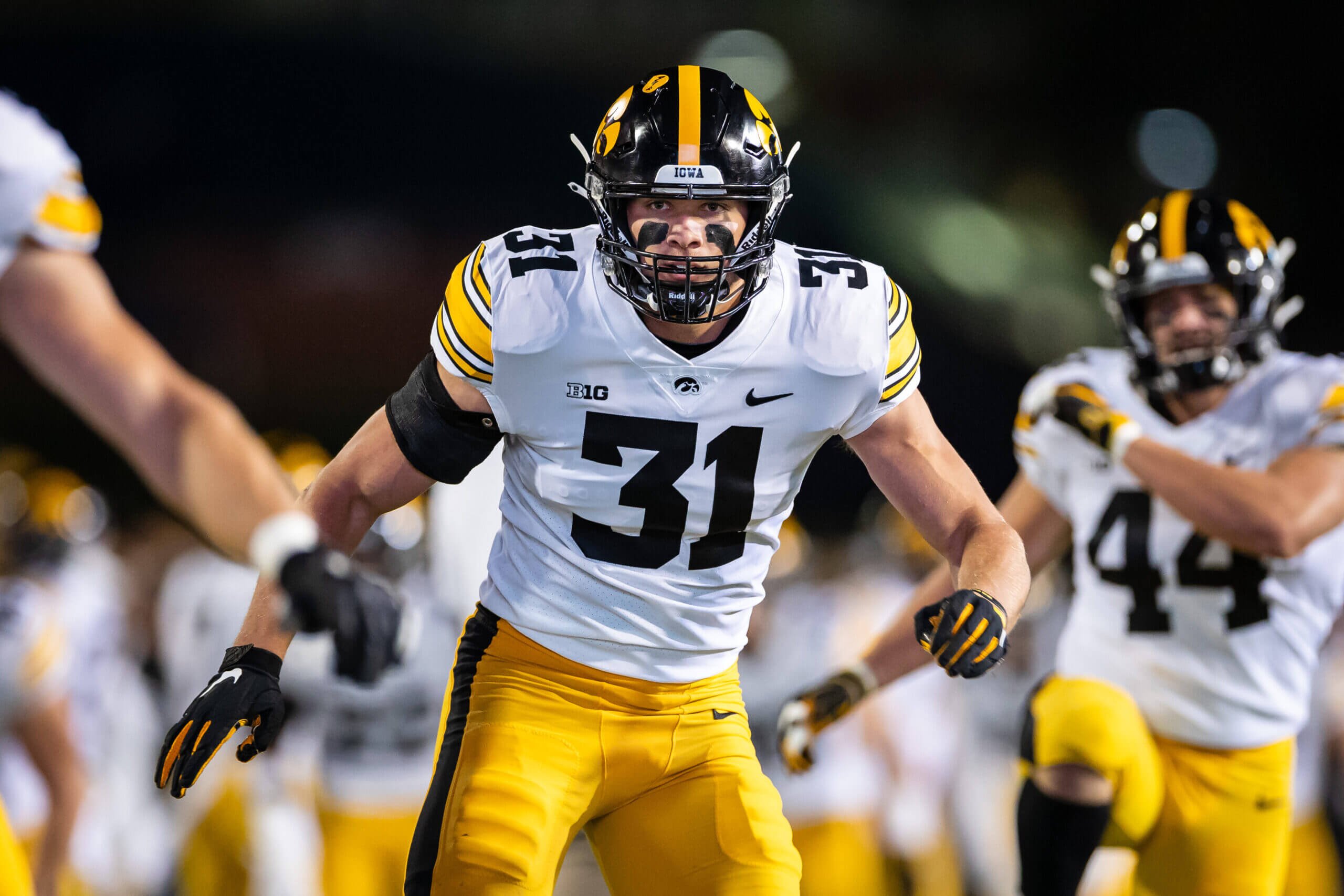 Steelers land franchise left tackle in new 2023 mock draft - BVM Sports