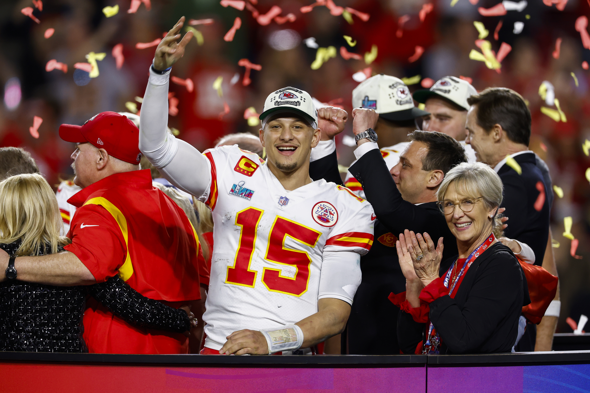 Chiefs offensive linemen troll Eagles during Super Bowl LVII