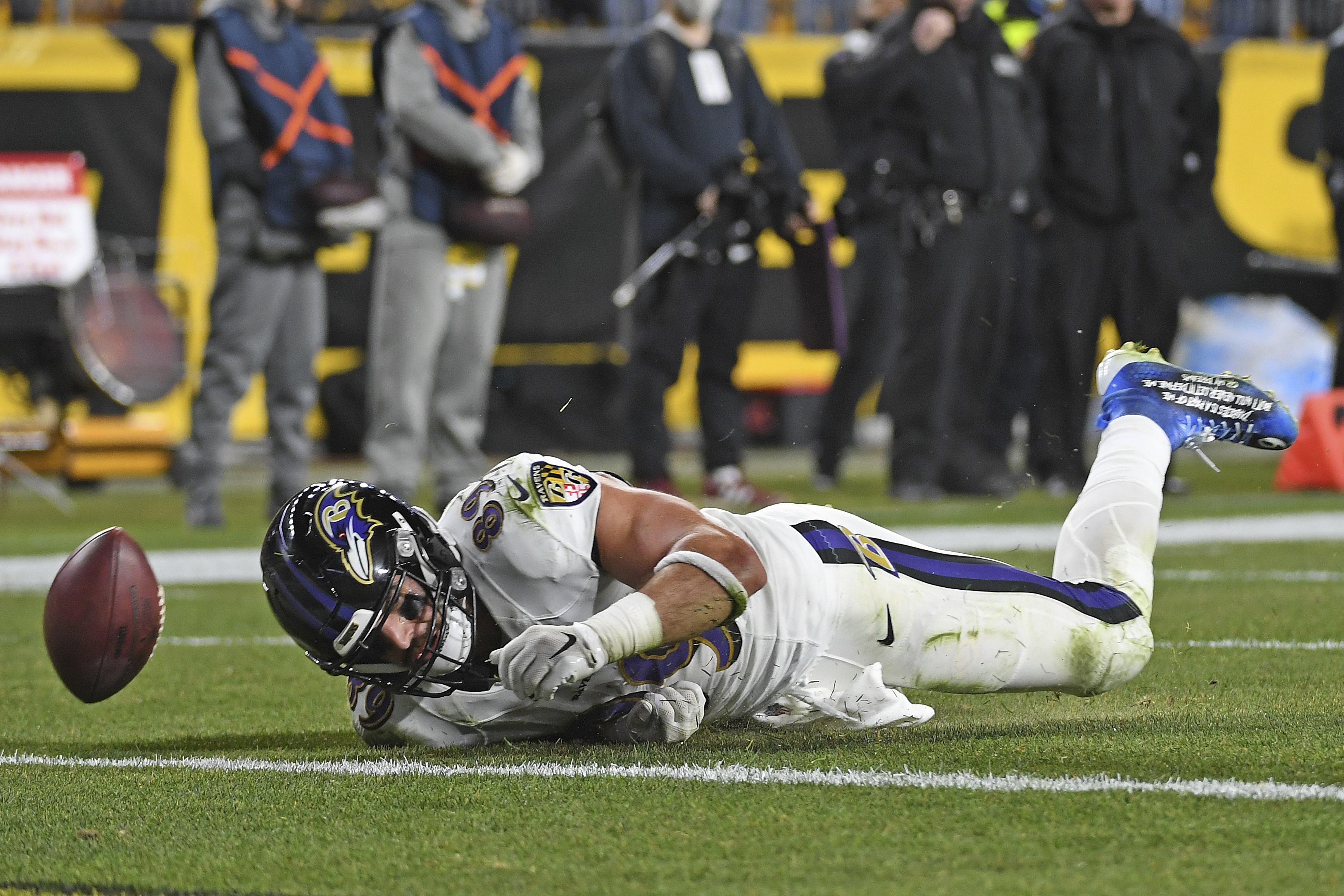 Mark Andrews among Ravens, Commanders players involved in skirmishes at  joint training camp practice