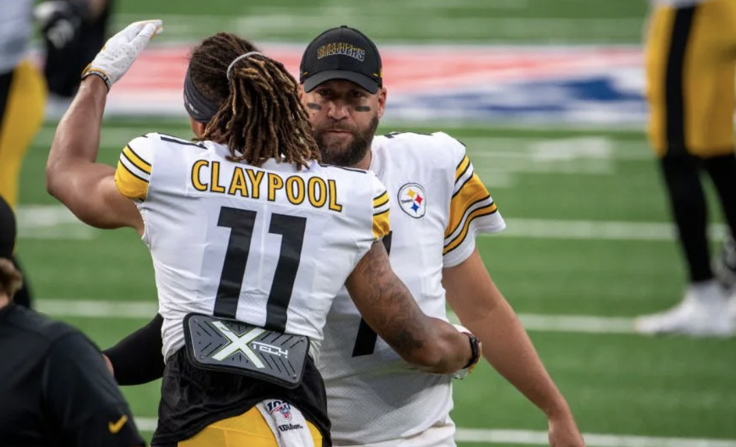 Pittsburgh Steelers wide receiver Chase Claypool (11) looks on during the  Pro Football Hall of Fame game at Tom Benson Hall of Fame Stadium, Thursday  Stock Photo - Alamy