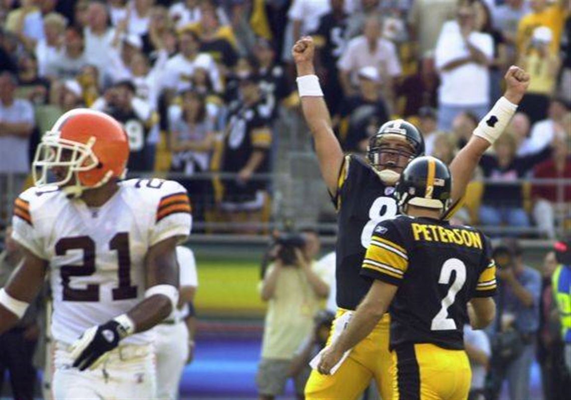 Pittsburgh Steelers quarterback Tommy Maddox against the Oakland