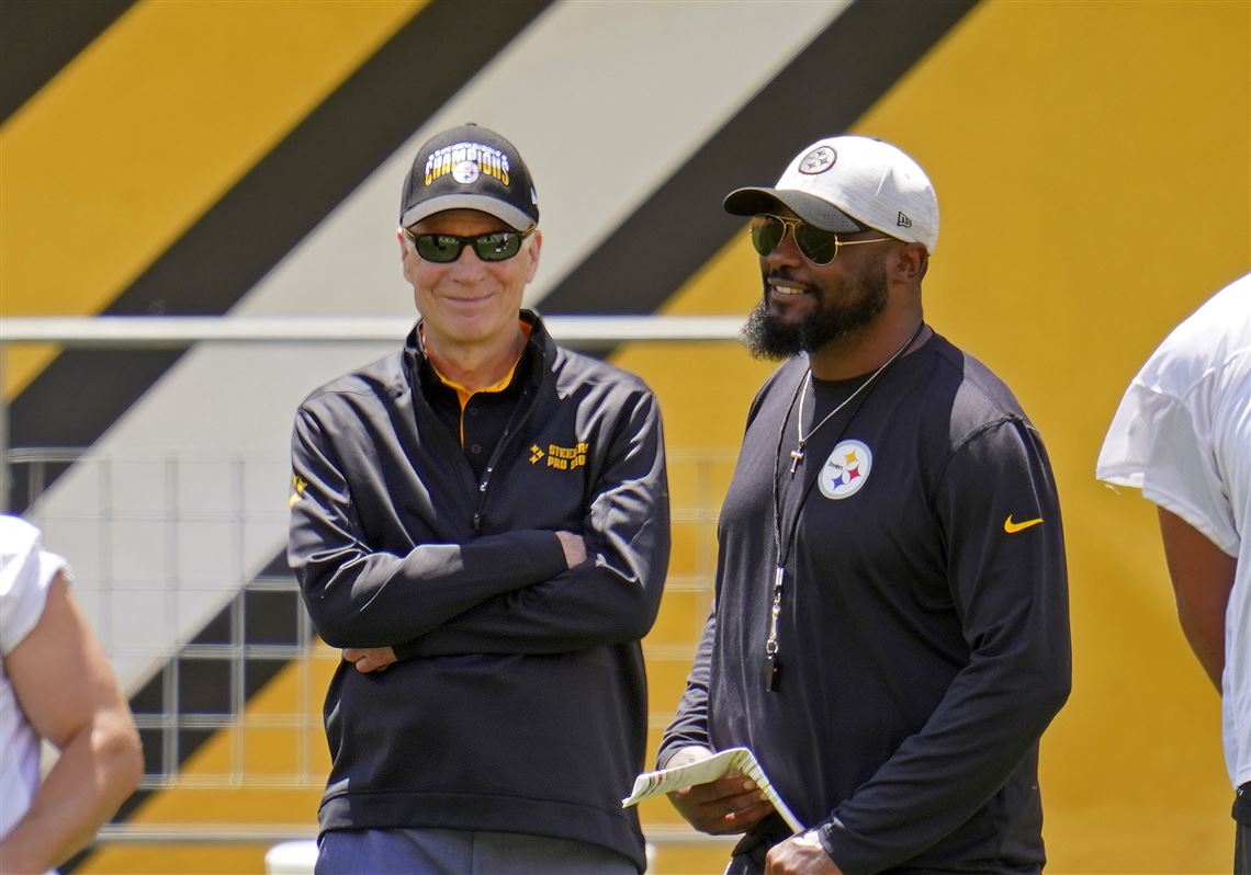 JAN 8th, 2023: Head Coach Mike Tomlin during the Steelers vs Browns game in  Pittsburgh, PA. Jason Pohuski/CSM/Sipa USA(Credit Image: © Jason  Pohuski/Cal Sport Media/Sipa USA Stock Photo - Alamy