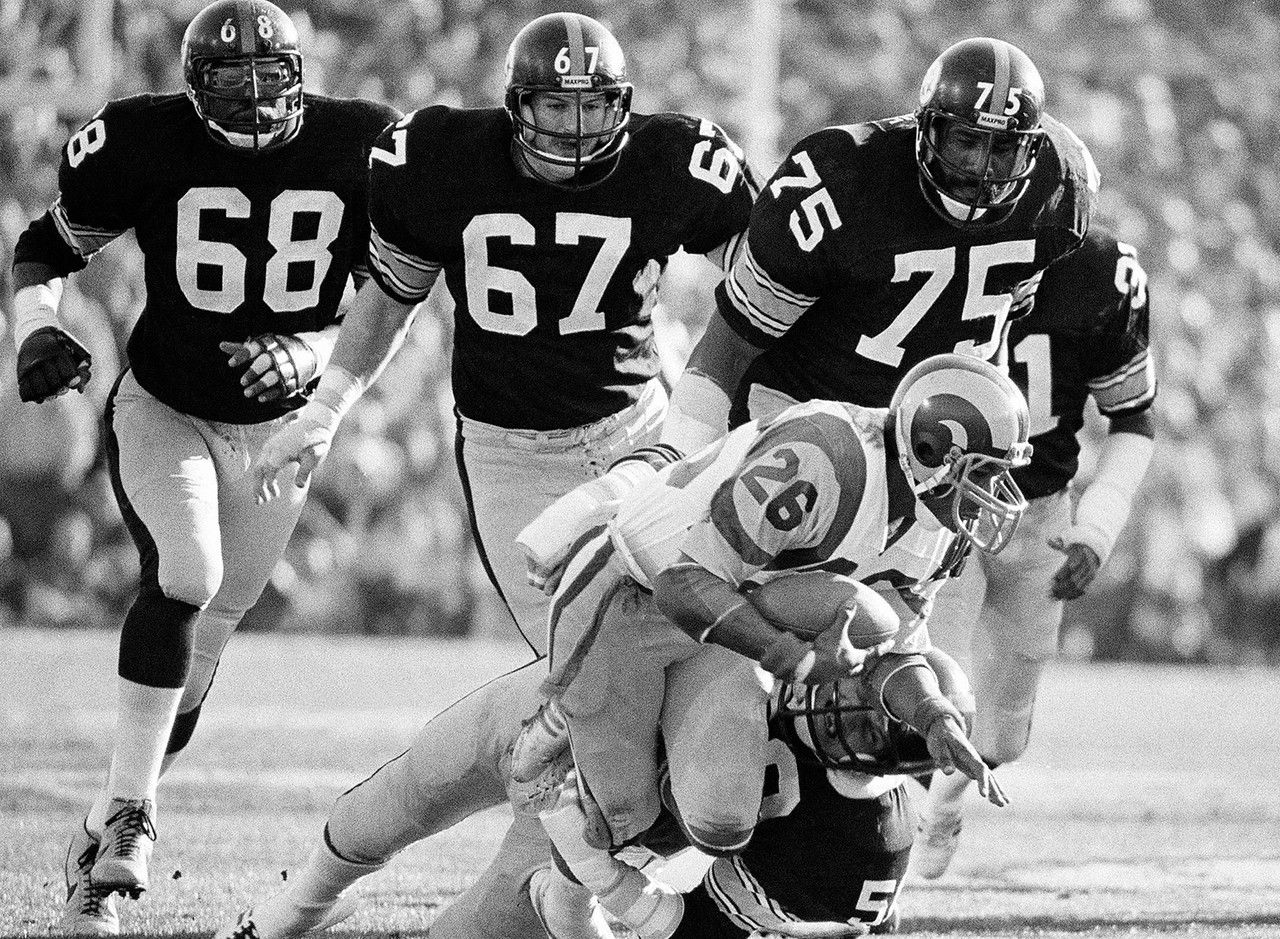 Steelers' Captain Made A Big Mistake In 1982 With Obscene Gesture To Mike  Webster And Ended Up Flat On His Back On The PA Turnpike