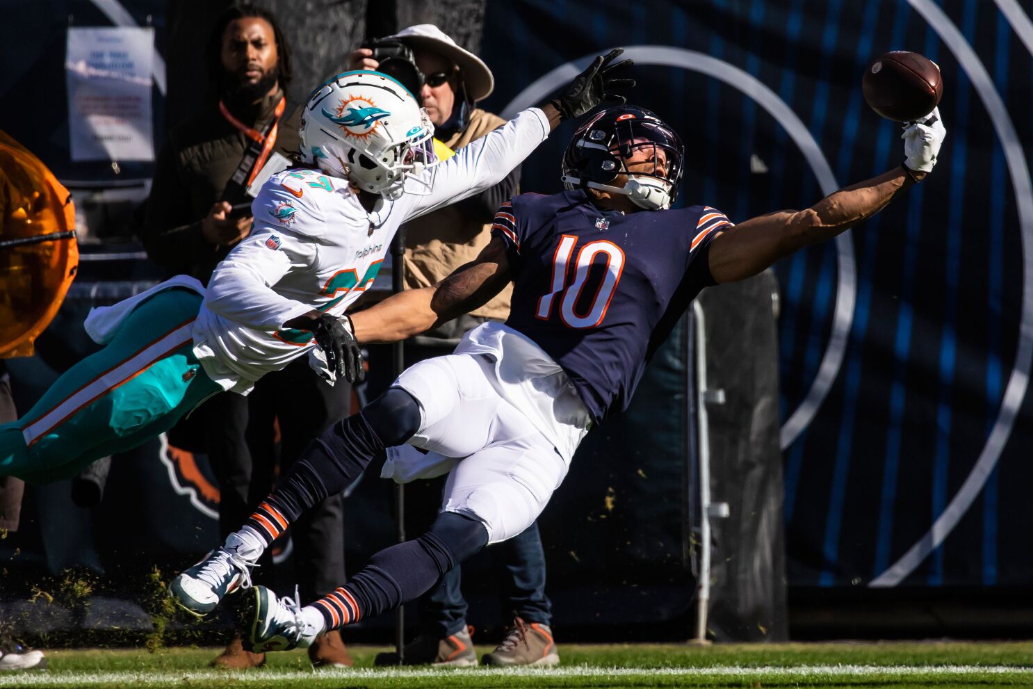 Chase Claypool Signs Old Mitch Trubisky Jersey at Soldier Field