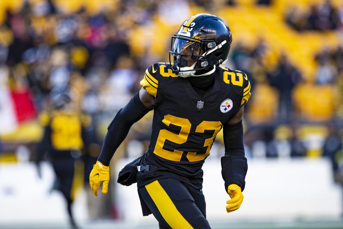 Pittsburgh Steelers re-sign veteran safety Damontae Kazee, tight