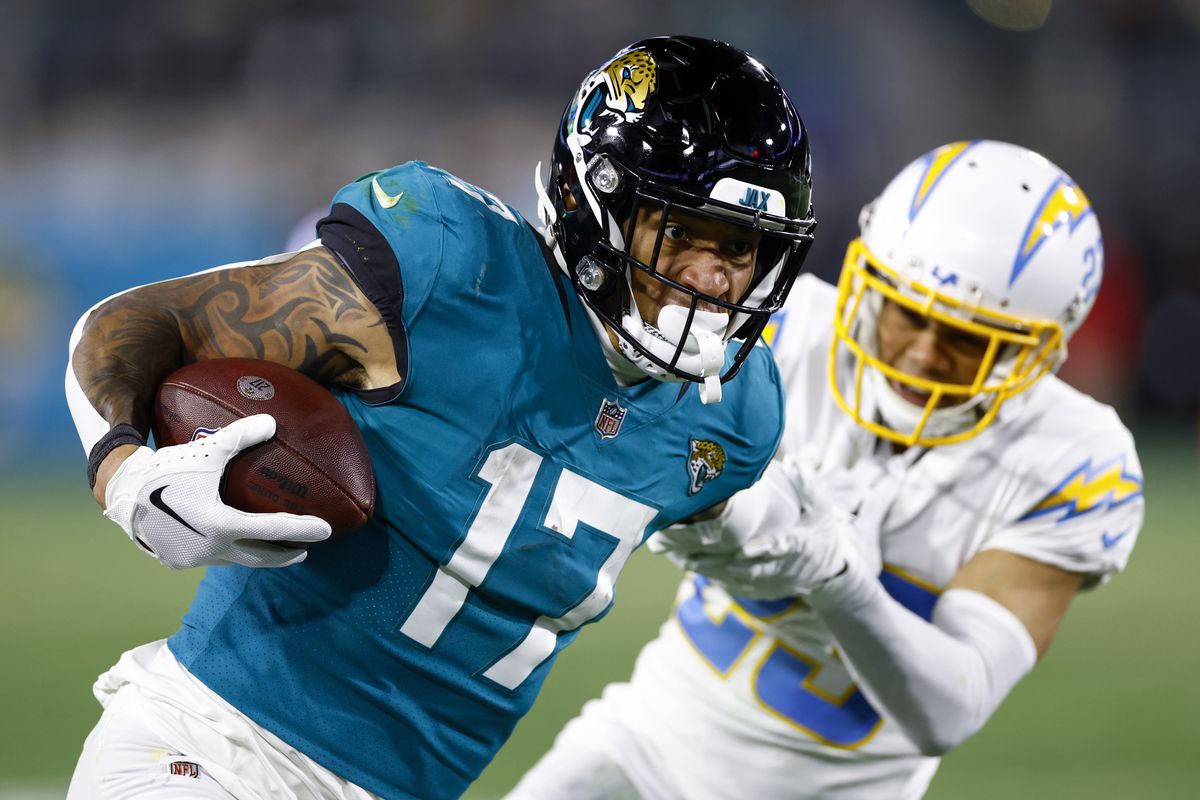 Steelers TE Pat Freiermuth Likely Applauding New Deal Caught By Jaguars TE  Evan Engram - Steelers Depot