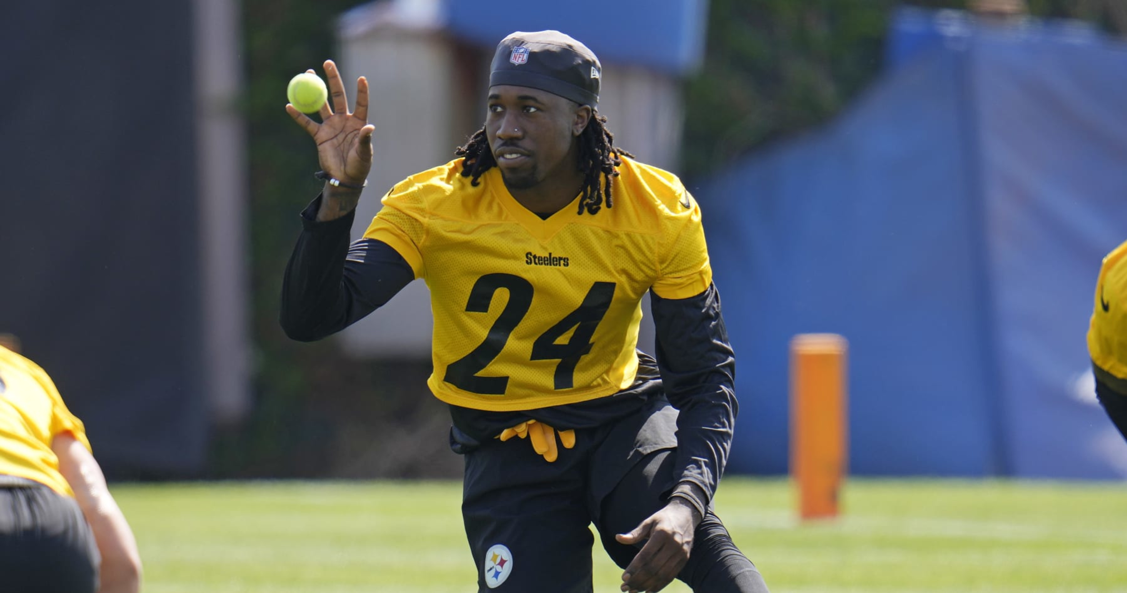 Can Joey Porter Jr. Redefine Steelers Cornerbacks?, Arthur Moats' Stories  on Young Joey Porter Jr.