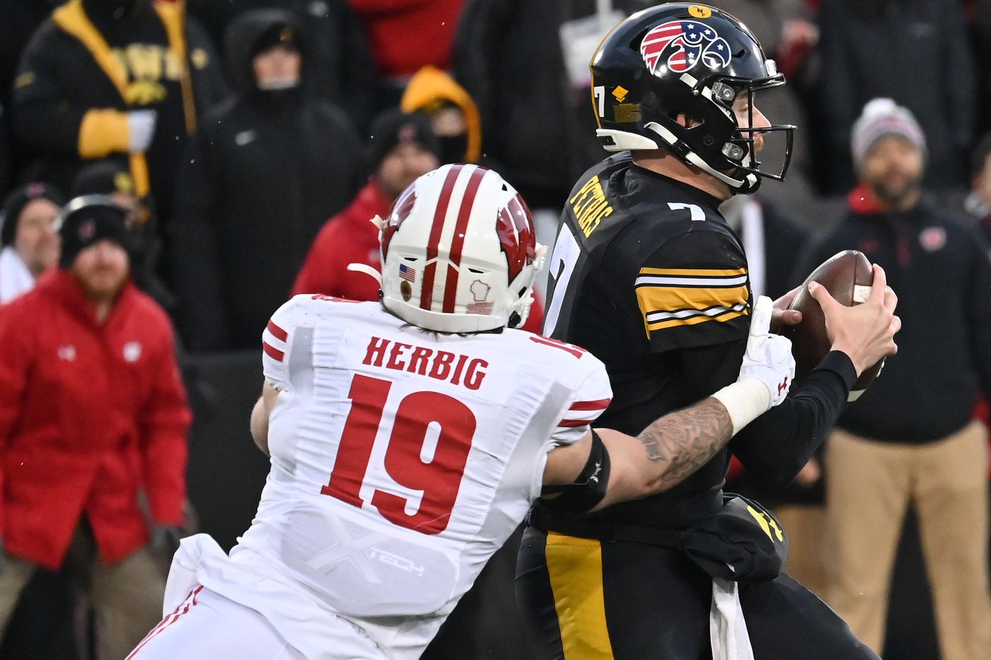 Steelers select Badgers' Herbig in fourth round