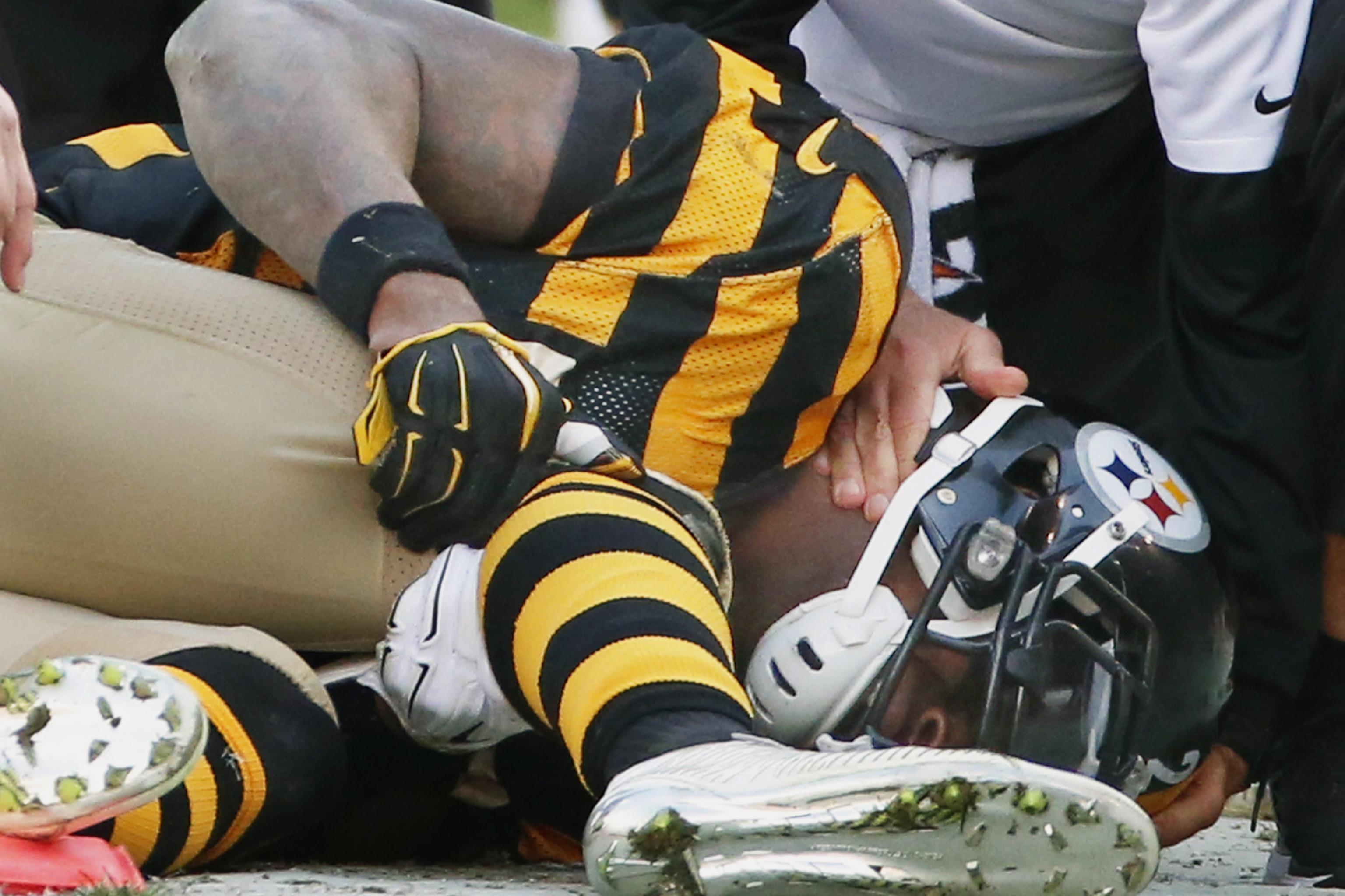 Steelers' Twitter account, Ramon Foster jab Bengals after OT win