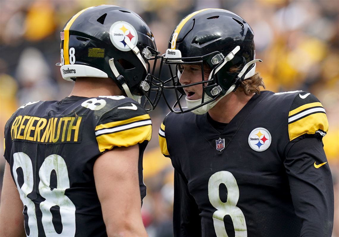 Steelers rookie QB Kenny Pickett ready to play — wearing a larger helmet —  after his second concussion - The Boston Globe