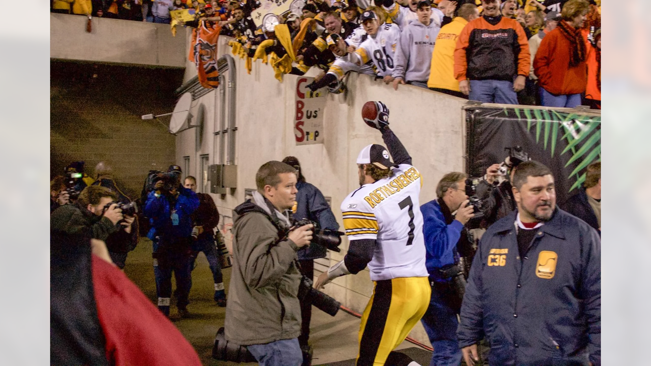 Steelers' Ike Taylor Detailed Absolutely Cussing Out The