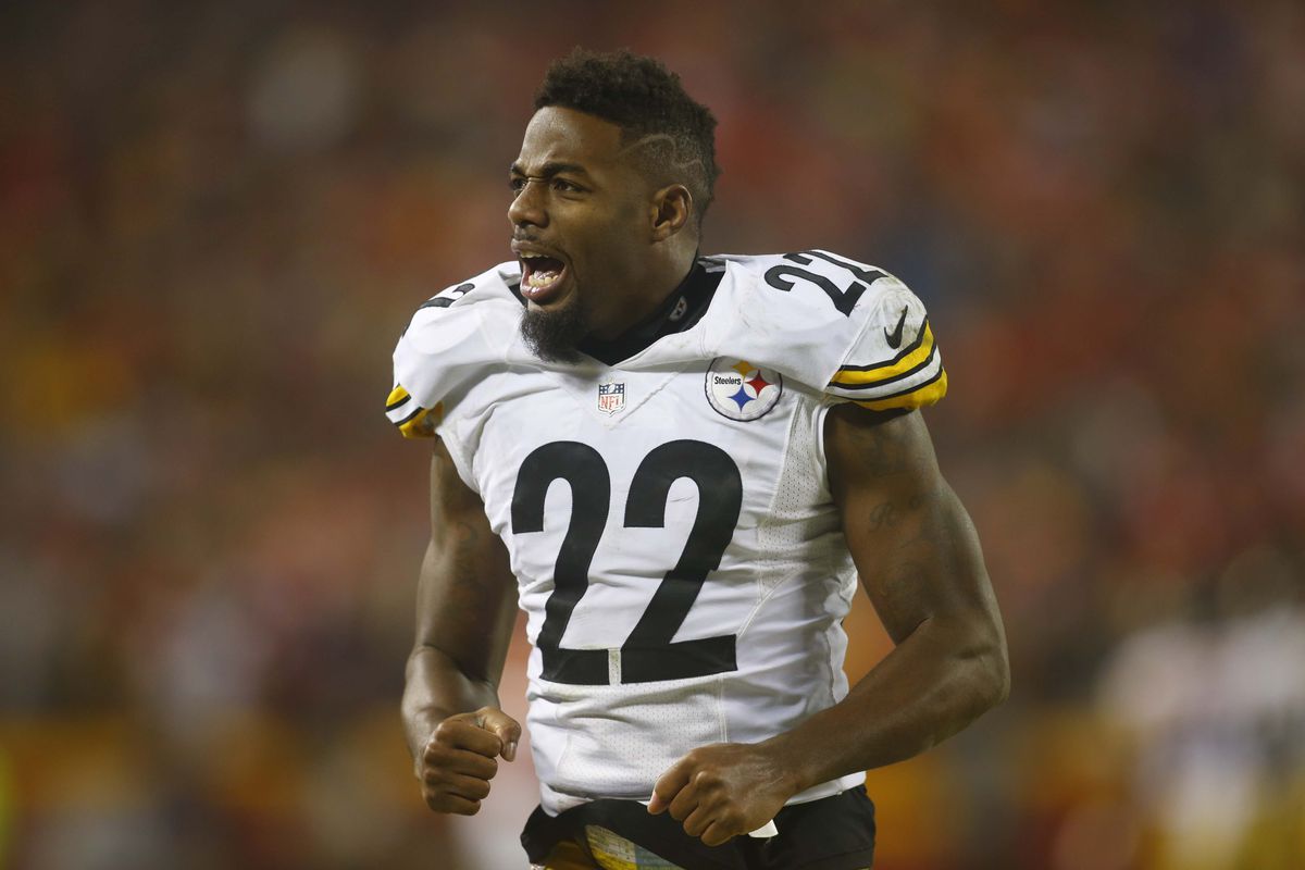 Pittsburgh Steelers cornerback William Gay (22) intercepts a pass