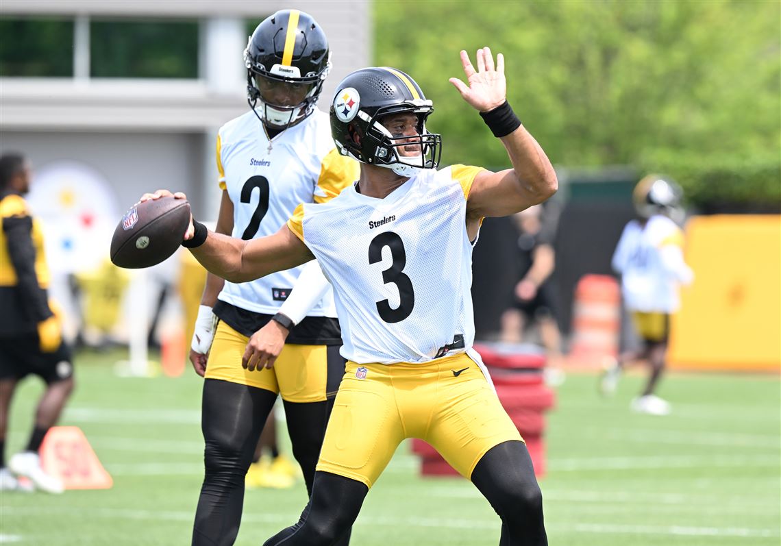 Steelers’ Russell Wilson Admits Justin Fields Has Been Impressive