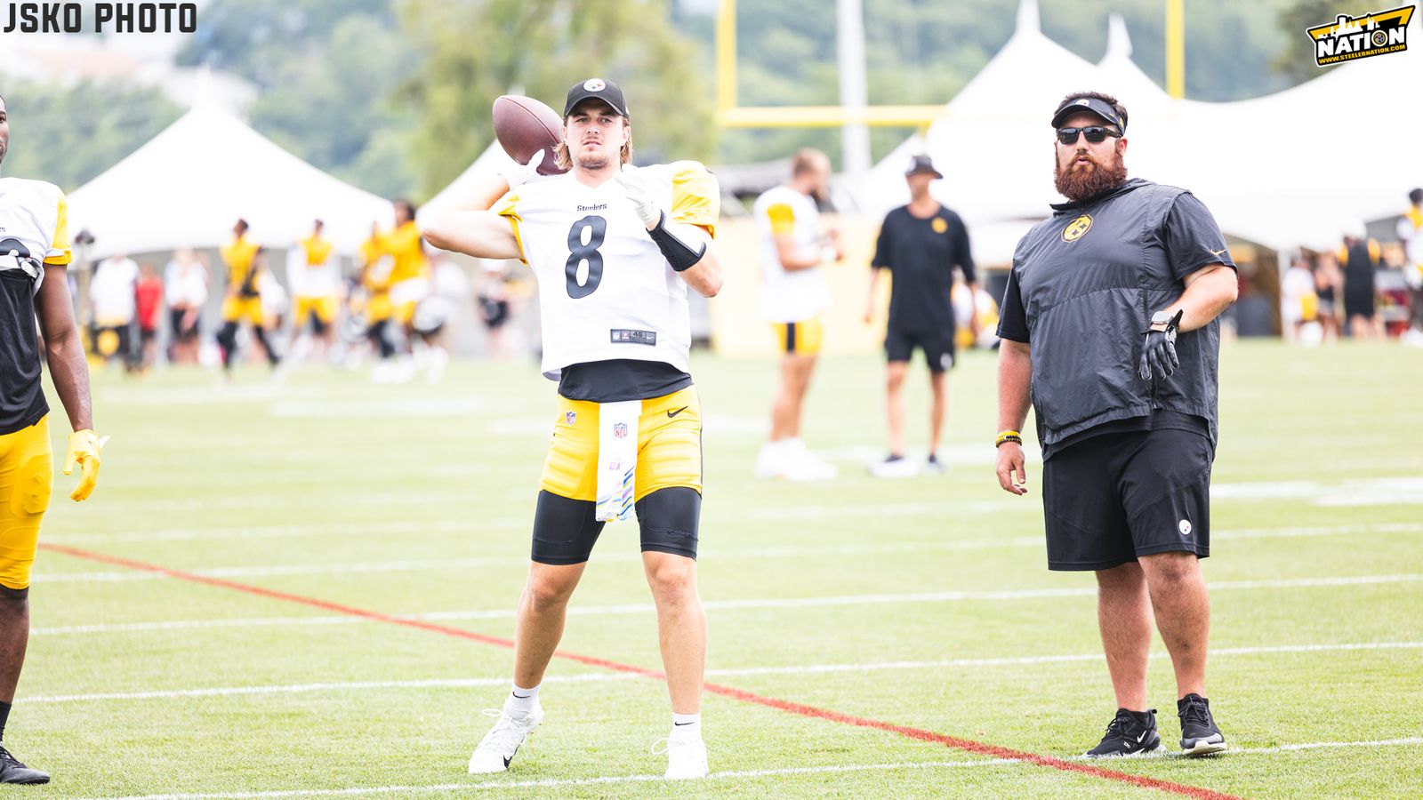 Kenny Pickett injury update: Steelers QB avoids serious knee injury ahead  of Week 5 - DraftKings Network