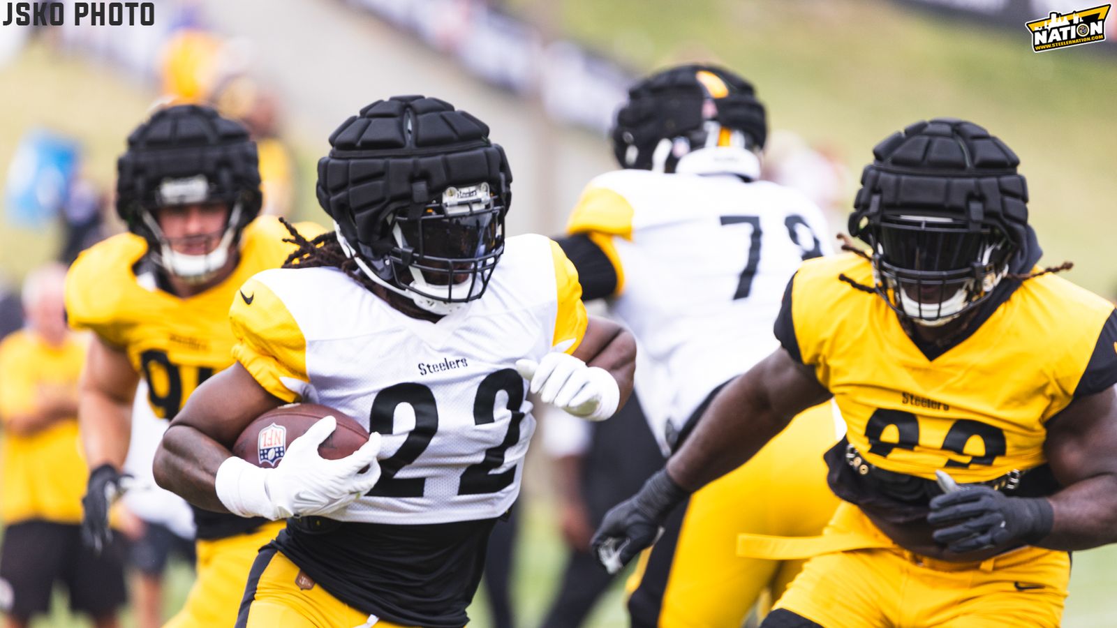 Steelers' Najee Harris Calls out Social Media, Journalists for