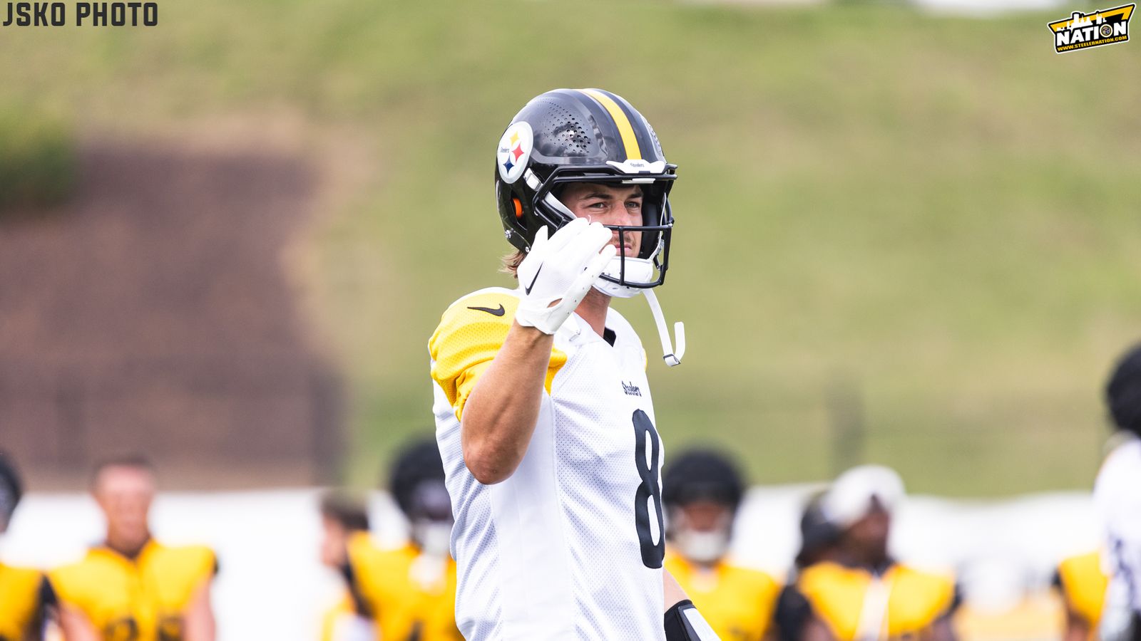 Steelers WR Diontae Johnson on Kenny Pickett's improvement