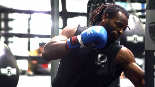Steelers running back Najee Harris Boxing in the offseason 