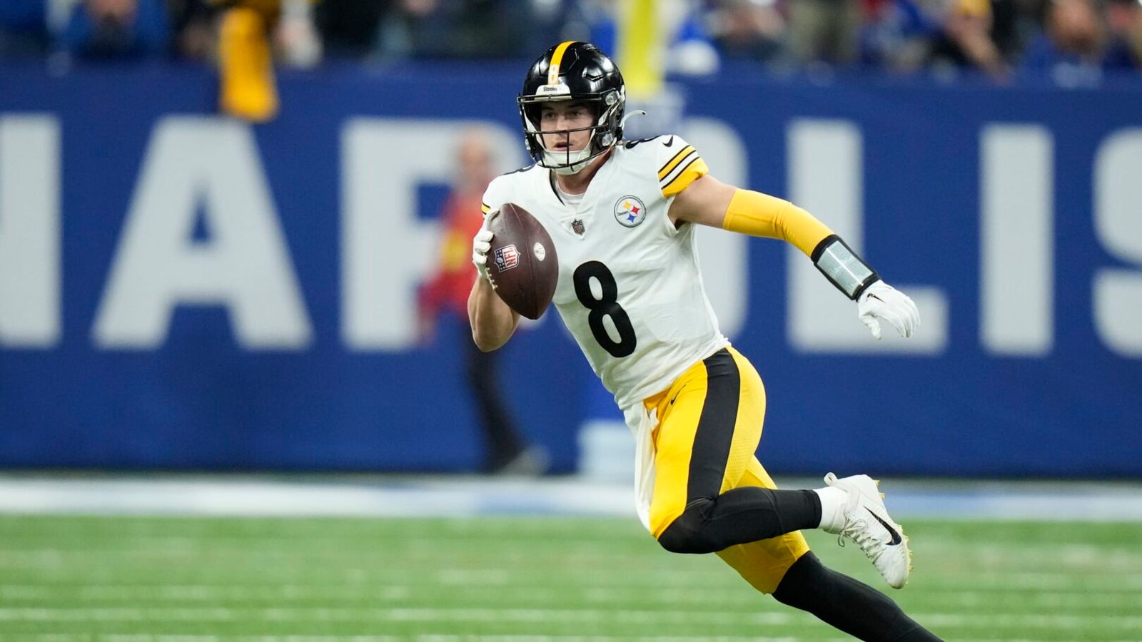 Former Steelers LB Addresses Pittsburgh Letting The Offensive Cat Out Of The  Bag During The 2023 Preseason