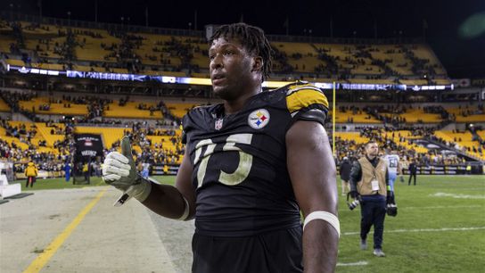 Steelers' Keeanu Benton Shares Hilarious Story About Karl Dunbar Putting Him In An Awkward Spot (Steelers News)