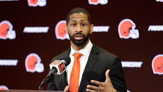 Steelers' Mike Tomlin Absolutely Roasts Browns General Manager: "Must Be A Lot Smarter Than Me" (Steelers News). Photo by Tony Dejak / AP Photo