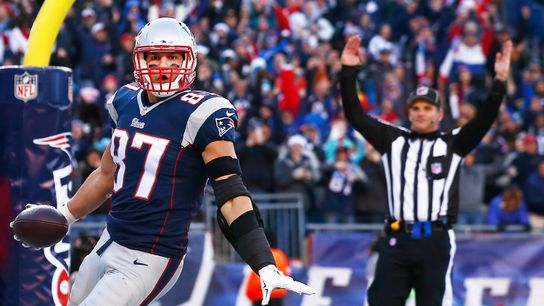 Rob Gronkowski Makes Bold Claim About Steelers And AFC North Title: "They Got Aaron Rodgers" (Steelers News)