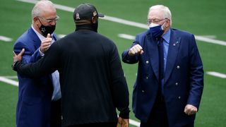 Steelers' Mike Tomlin Hit With Strong Comparison To Controversial Cowboys Owner Jerry Jones: "It Was Bad" (Steelers News). Photo by Michael Ainsworth / AP Photo