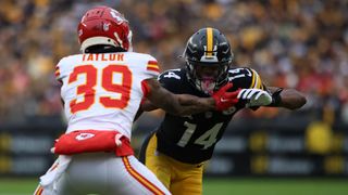 Steelers' Arthur Smith Clearly Doesn't Agree With Mike Tomlin On Who To Blame For Disastrous Red Zone Interception Against Chiefs (Steelers News). Photo by PennLive / Kylee Surike