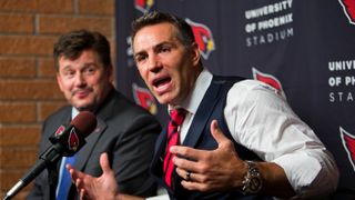 Steelers' Russell Wilson Presents Big Red Flags To Kurt Warner (Steelers News). Photo by Tom Tingle / AZCentral Sports