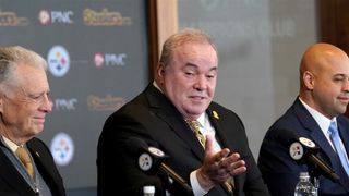 "Has All The Traits": Steelers' Mike McCarthy Absolutely Gushed Over Young Quarterback (Steelers News). Photo by Barry Reeger / Imagn Images