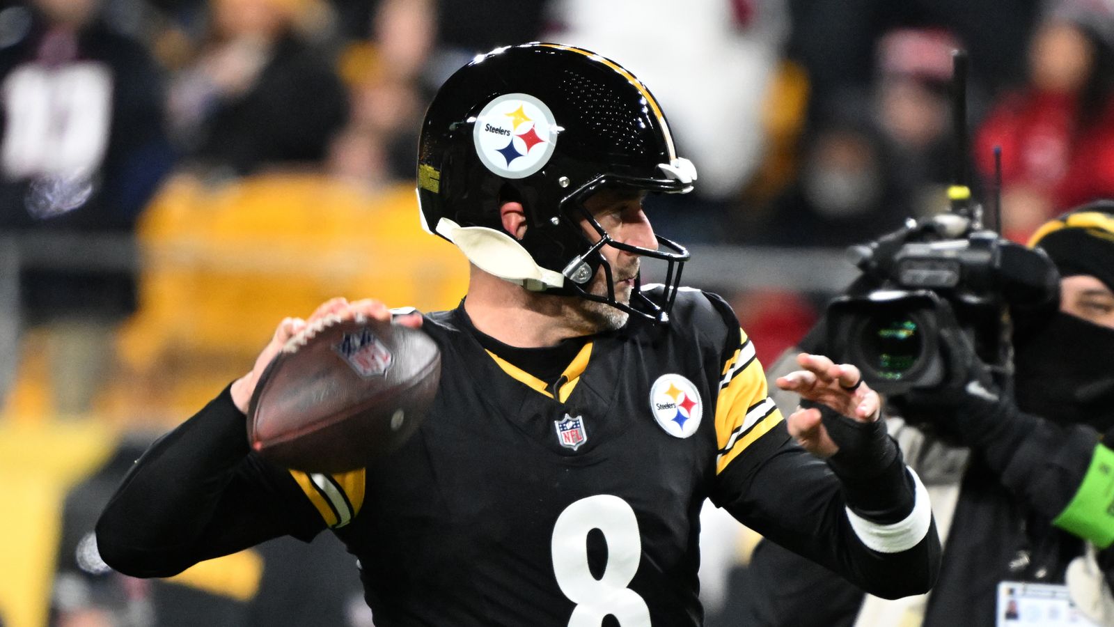 Aaron Rodgers' Price Likely To Increase As He Drags Out Decision To Re-Sign With The Steelers (Steelers News). Photo by Barry Reeger / Imagn Images