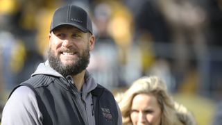 Steelers Great Ben Roethlisberger Gets Destroyed By Former Tight End: "He Was Not Supposed To F**kin' Come Back" (Steelers News). Photo by Charles LeClaire / Imagn Images