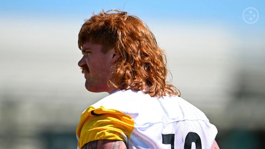Steelers' Gennings Dunker Steelers' Gennings Dunker