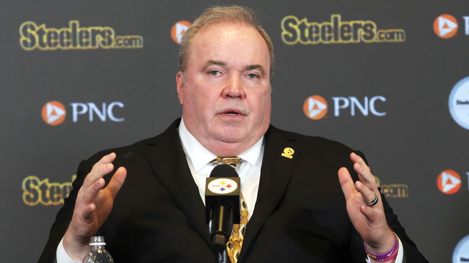 Why The Mike McCarthy Hiring Changes Everything For The Steelers In 2026 (Steelers News). Photo by Charles LeClaire / Imagn Images